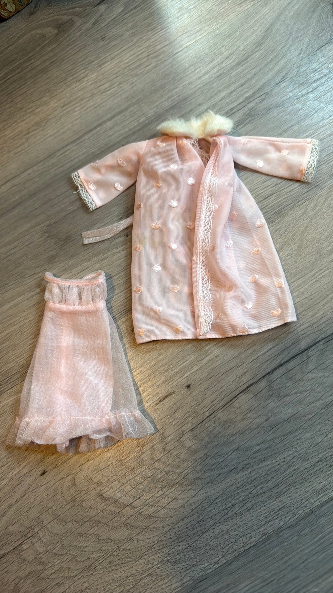 Vintage barbie lovely in lavender kledingset, Ophalen of Verzenden, Zo goed als nieuw, Kleertjes