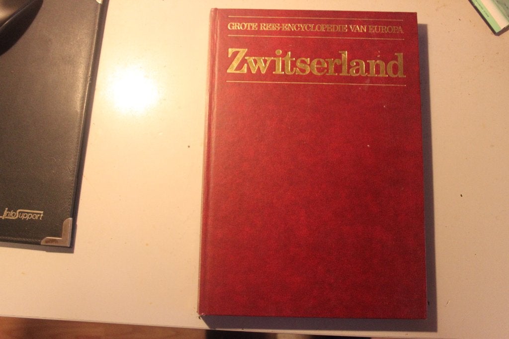 701b - boek - grote reis-encyclopedie van europa - zwitserla, Boeken, Ophalen of Verzenden, Gelezen, Dieren