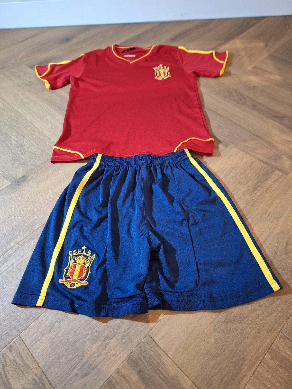 Spanje broekje en shirt, Ophalen of Verzenden, Zo goed als nieuw, Set