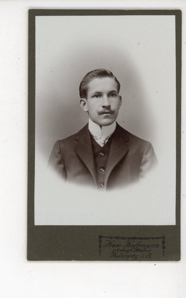 B70; CDV jongeman, Ophalen of Verzenden, Voor 1940, Zo goed als nieuw, Foto