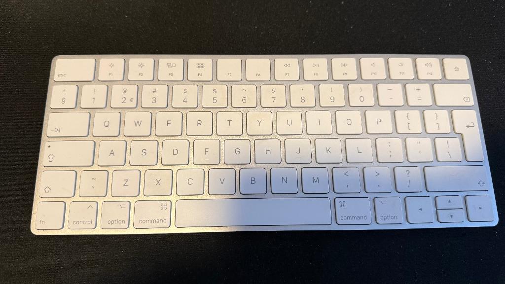Apple Magic Keyboard A1644 - Draadloos Qwerty Toetsenbord, Ophalen, Zo goed als nieuw, Draadloos, Qwerty