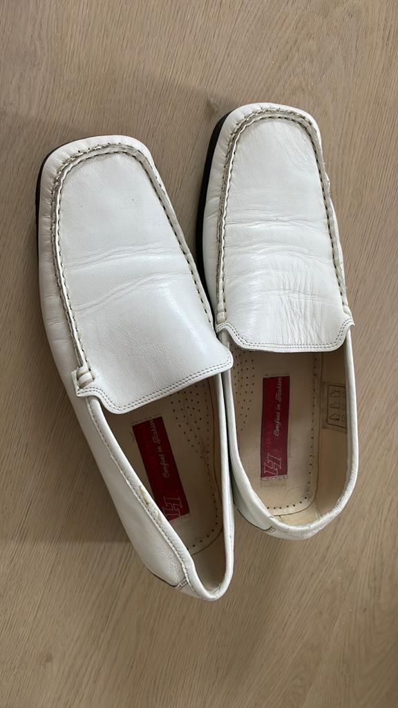 Mooie witte schoenen van helioform mt 40 zgan, Kleding | Dames, Schoenen, Wit, Ophalen of Verzenden, Zo goed als nieuw, Espadrilles of Moccasins