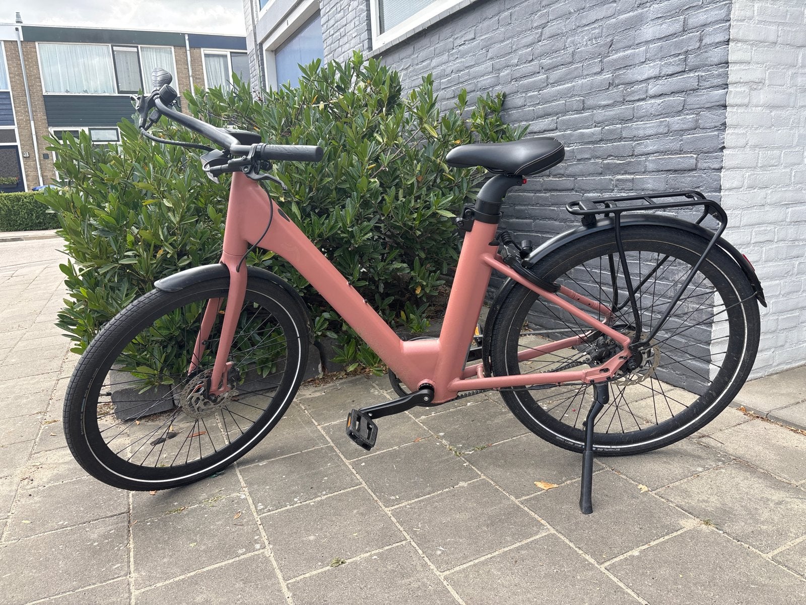 Stijlvolle Roze E-bike - Zo goed als nieuw, Zo goed als nieuw, 51 tot 55 cm, 50 km per accu of meer, Ophalen