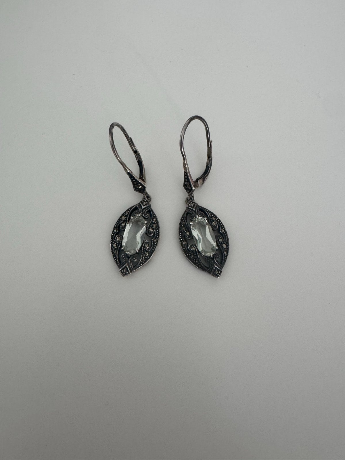 Elegante Zilveren Oorbellen met Edelsteen, Ophalen, Hangers, Zo goed als nieuw, Zilver
