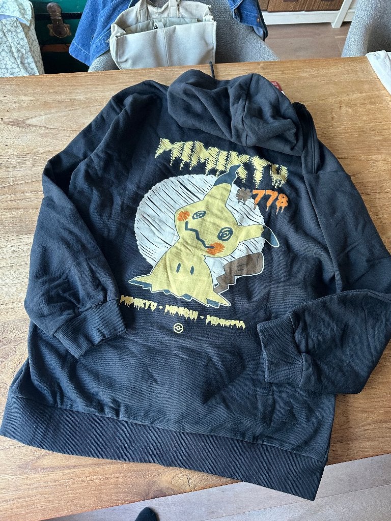 Pokemon Mimikyu Zipper Hoodie Maat XL (Nieuw), Pokemon, Zwart, Ophalen of Verzenden, Maat 56/58 (XL)