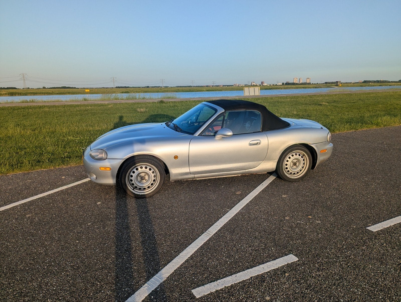 Mazda MX-5 1.8 vvt SVT Dynamic ABS 2004, 145 pk, Achterwielaandrijving, 40 €/maand, Zwart