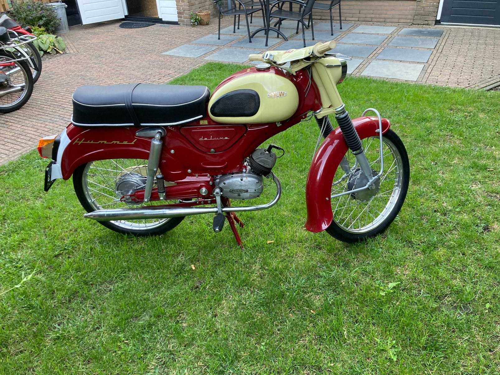 Dkw hummel, Maximaal 45 km/u, 50 cc, 3 versnellingen, Ophalen