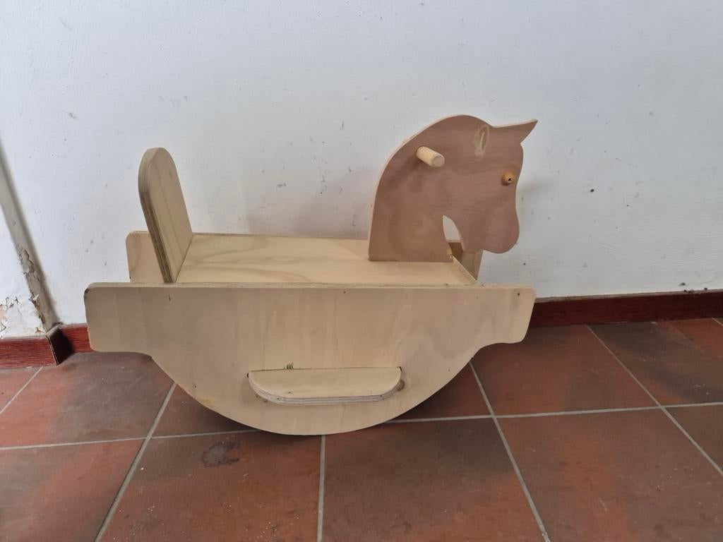 Houten hobbelpaard, 2 stuks, Ophalen, Jongen of Meisje