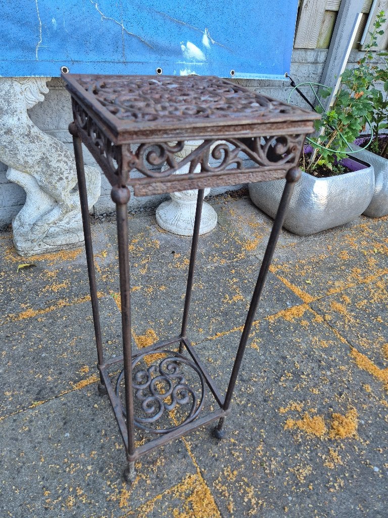 Brocante stevig gietijzere bijzet tuintafeltje +meer curiosa, Ophalen of Verzenden