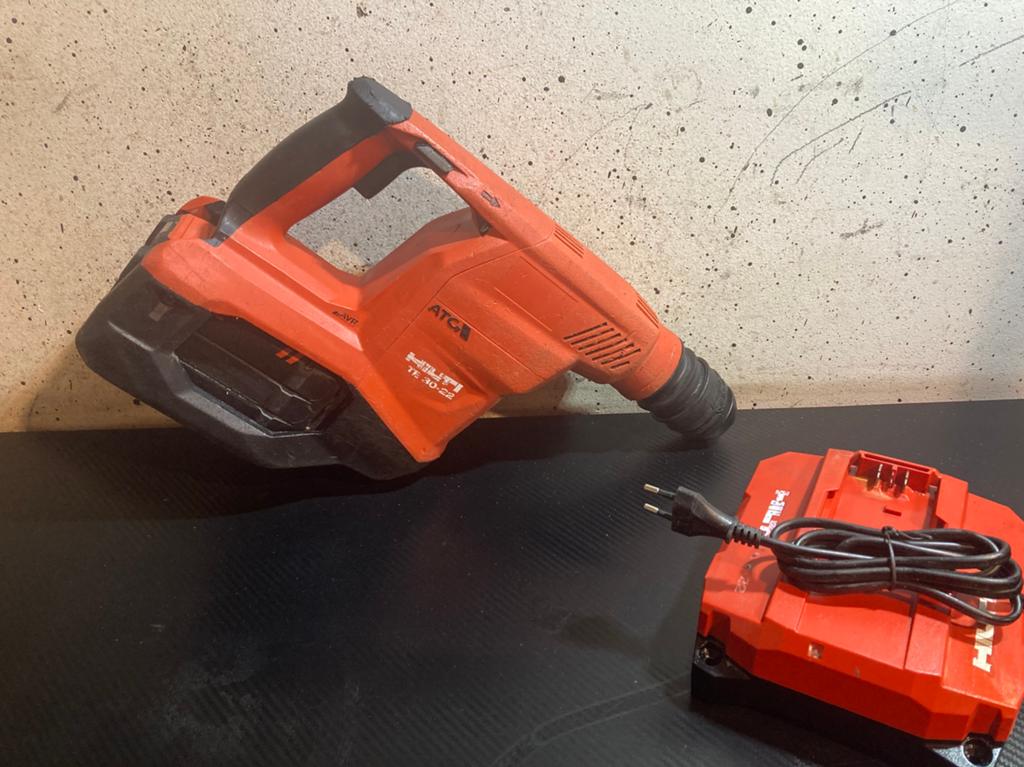 Hilti nuron boorhamer, Ophalen of Verzenden, Zo goed als nieuw, Boor- en/of Breekhamer