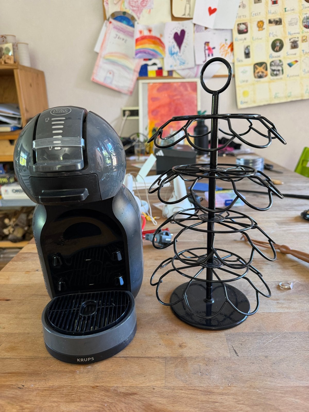 Krups Dolce Gusto koffiezetapparaat met capsulehouder, Gebruikt, Koffiemachine, Ophalen of Verzenden, 1 kopje