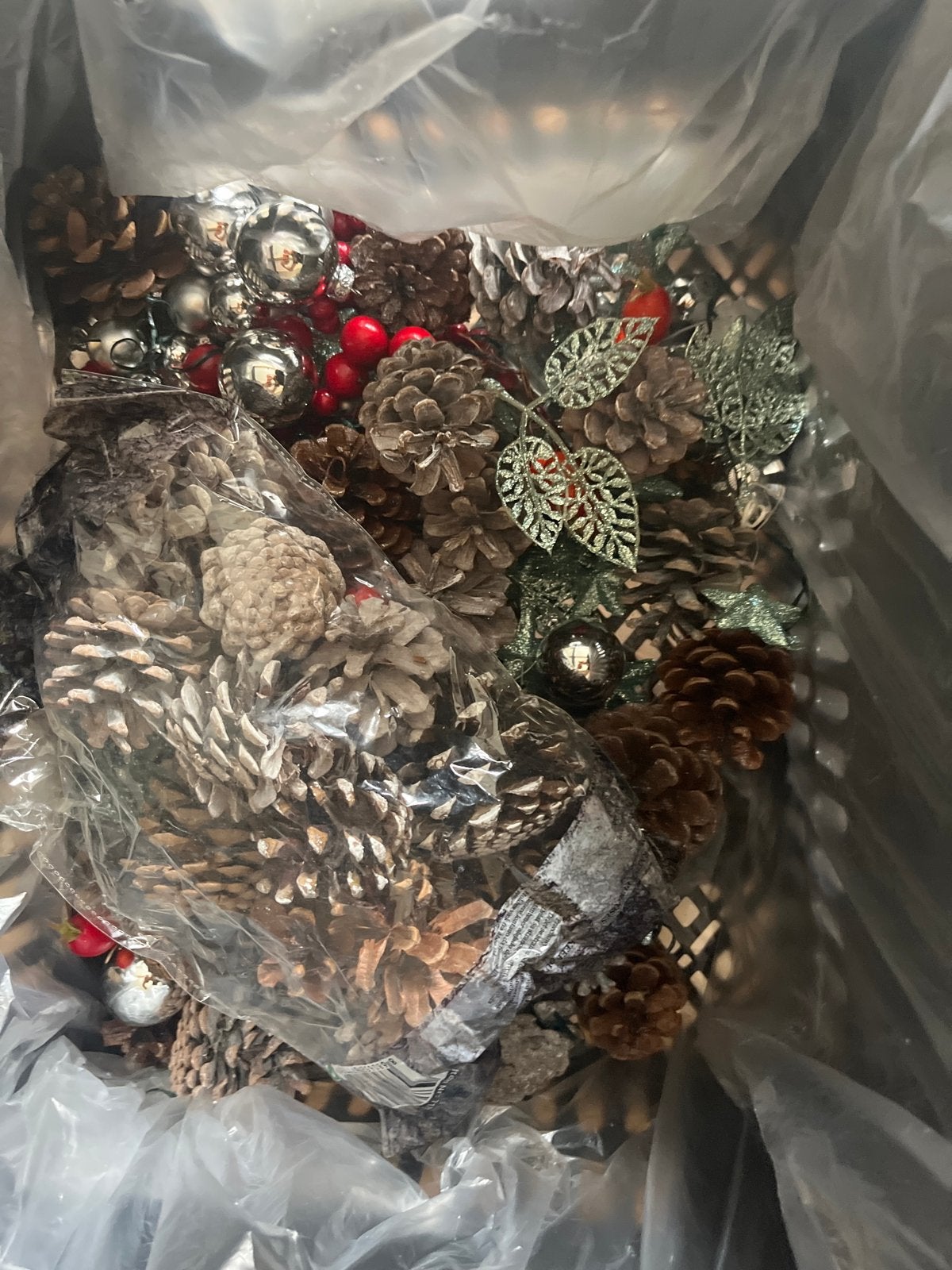 Kerstversiering, Ophalen