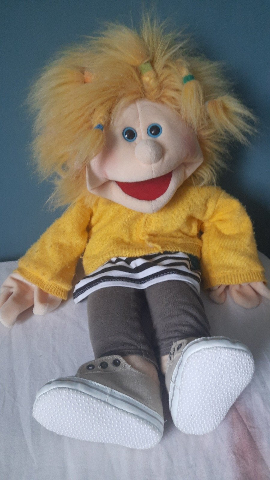 Handpop Mirka van Living Puppets, als nieuw!, Ophalen of Verzenden, Zo goed als nieuw, Overige typen