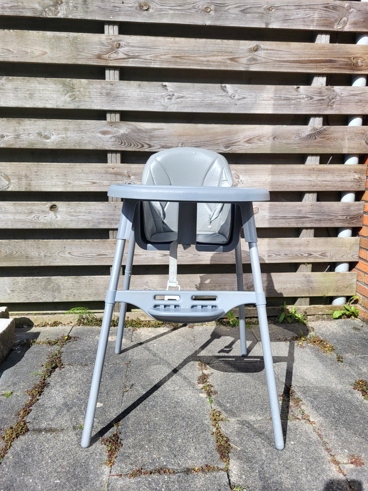 Grijze kinderstoel met afneembaar eetblad en gordel, Ophalen, Gebruikt, Overige typen, Gordel(s)