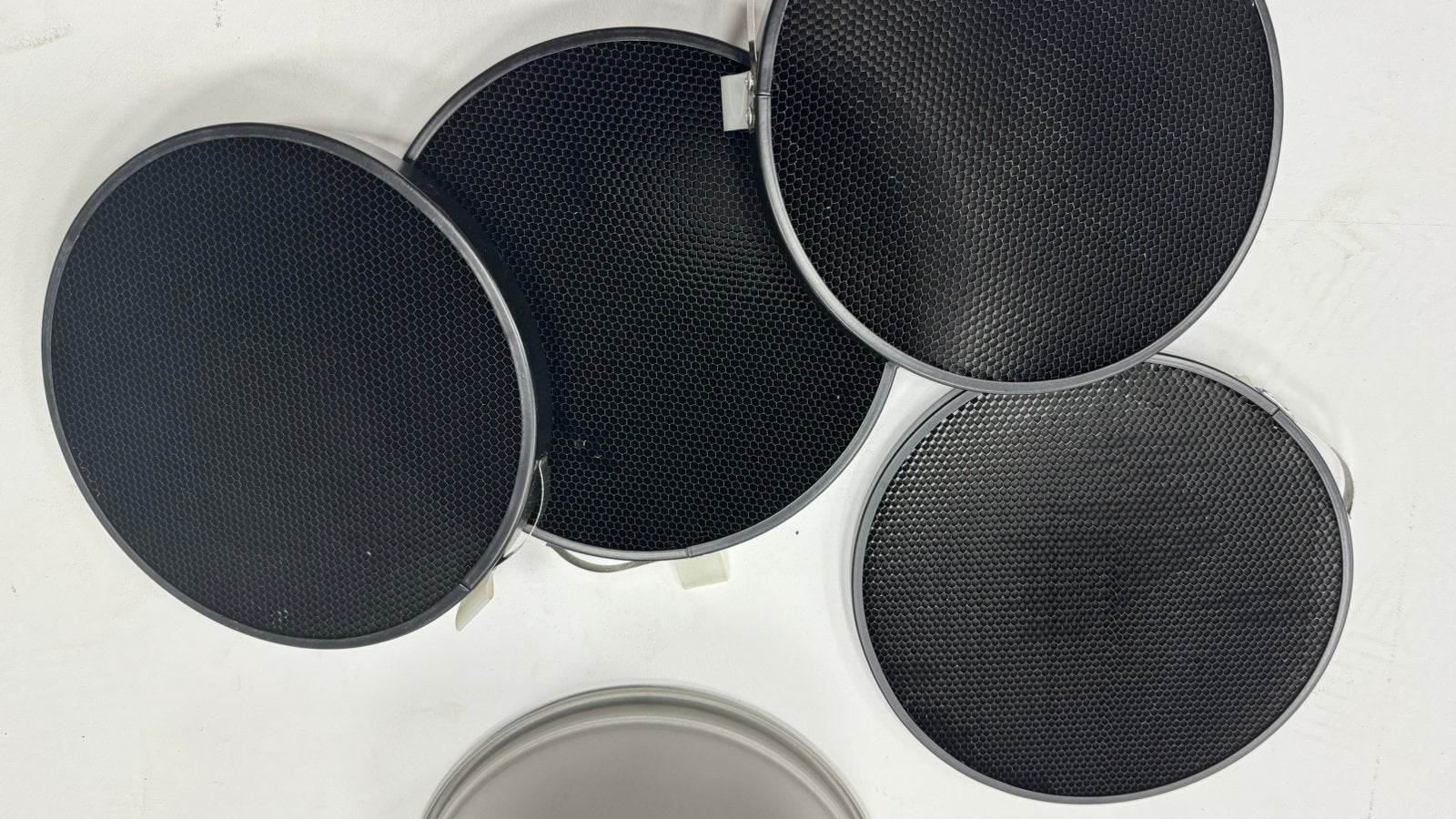 Elinchrom 21 cm reflector set met 4 grids, Ophalen of Verzenden, Zo goed als nieuw, Overige typen