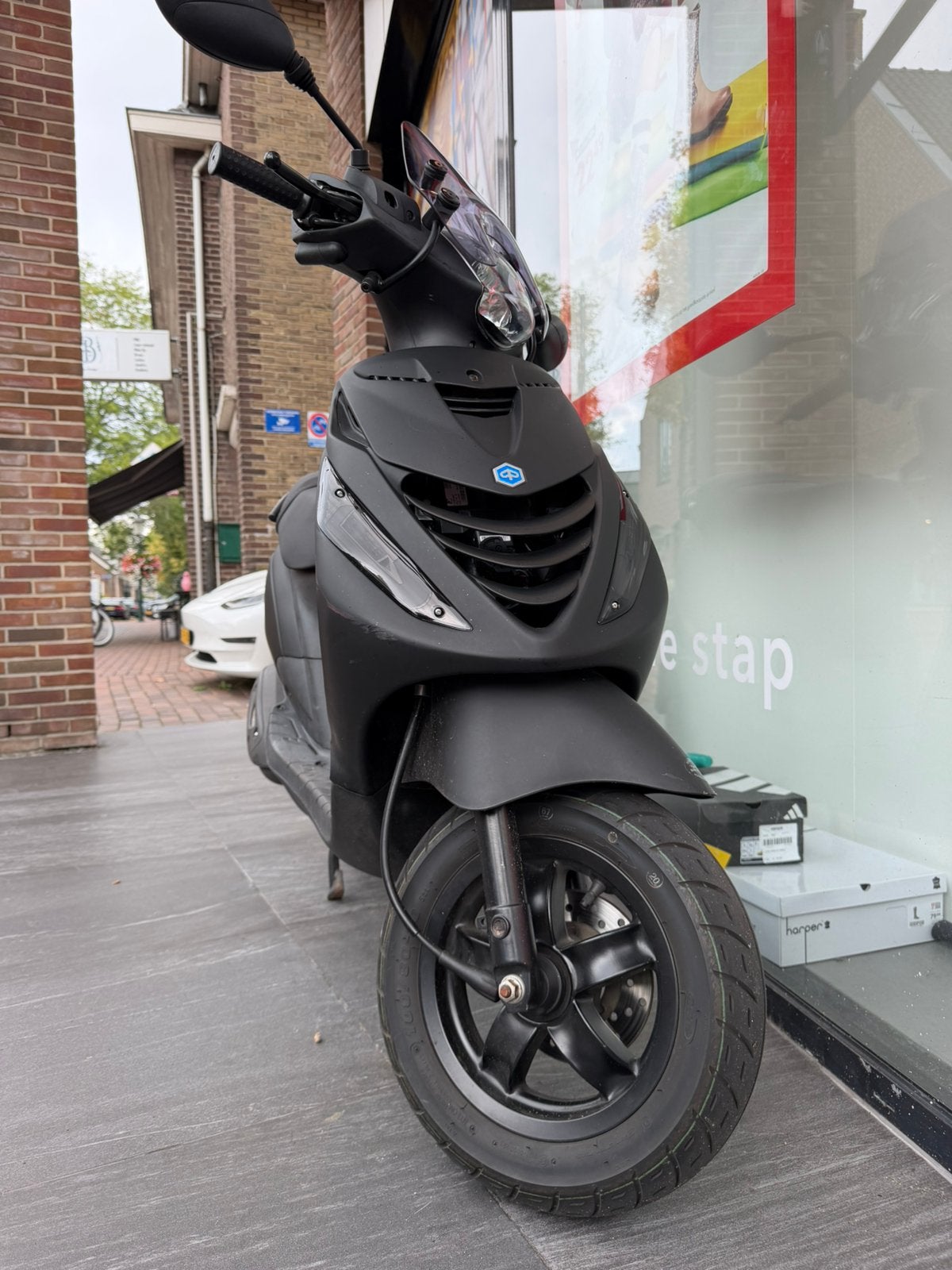 Piaggio zip sp I get 2023 6000km met injectie motor, Fietsen en Brommers, 45 cc, Zip, Ophalen of Verzenden, Zo goed als nieuw