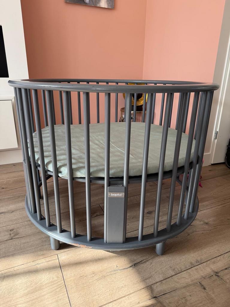 Bopita ronde box grijs met matras en accessoires, Kinderen en Baby's, Ophalen, Gebruikt, Rond, Boxkleed