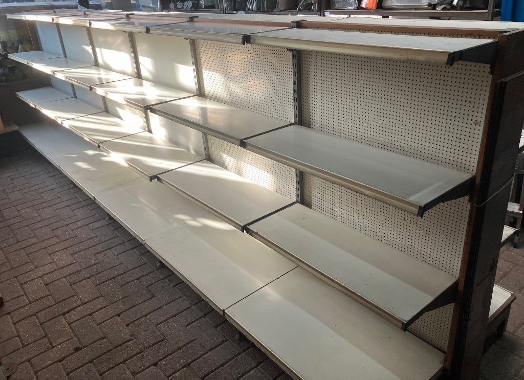 Retro 4,86 meter winkelschappen rekken uit oude supermarkt., Antiek en Kunst, Curiosa en Brocante, Ophalen