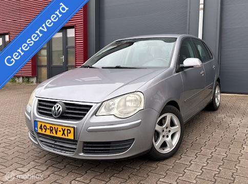 Volkswagen Polo 1.4-16V Sportline / AUTOMAAT / Handsfree, Gebruikt, Met garantie (alle), Bedrijf, 1033 kg