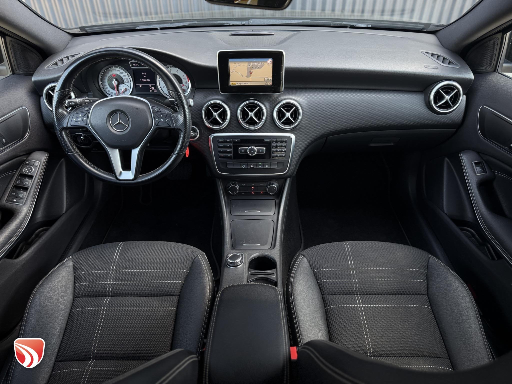 Mercedes-Benz A-klasse 180 Ambition 123pk Camera | Navi | Tr, Gebruikt, 4 cilinders, Zwart, Onderhoudsboekje