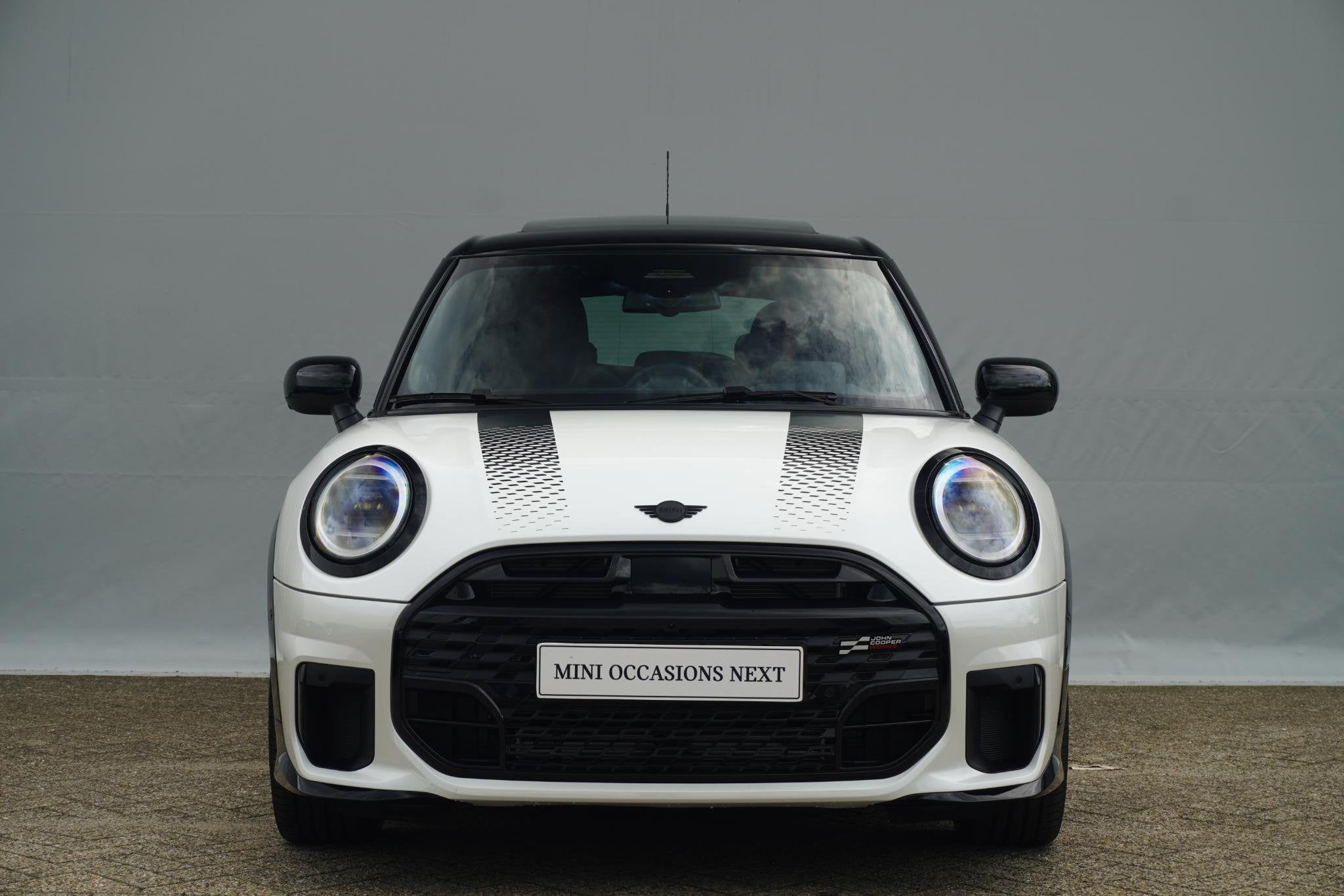 MINI 5-Deurs Cooper C | John Cooper Works Uitvoering | Pakke, 156 pk, Met garantie (alle), Leder en Stof, Wit