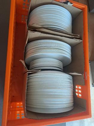 borden en bestek te HUUR voor groot of klein (bbq) feestje!, Hobby en Vrije tijd, Feestartikelen | Verhuur, Overige, Ophalen