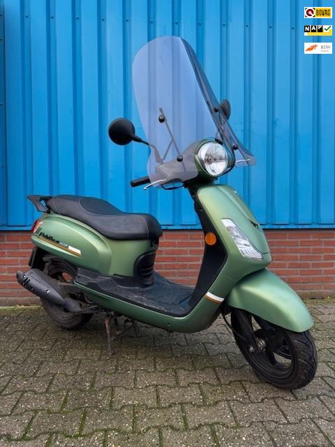SYM Snorscooter Fiddle II, Auto's, Overige Auto's, Automaat, Achterwielaandrijving, Gebruikt, Overige carrosserieën