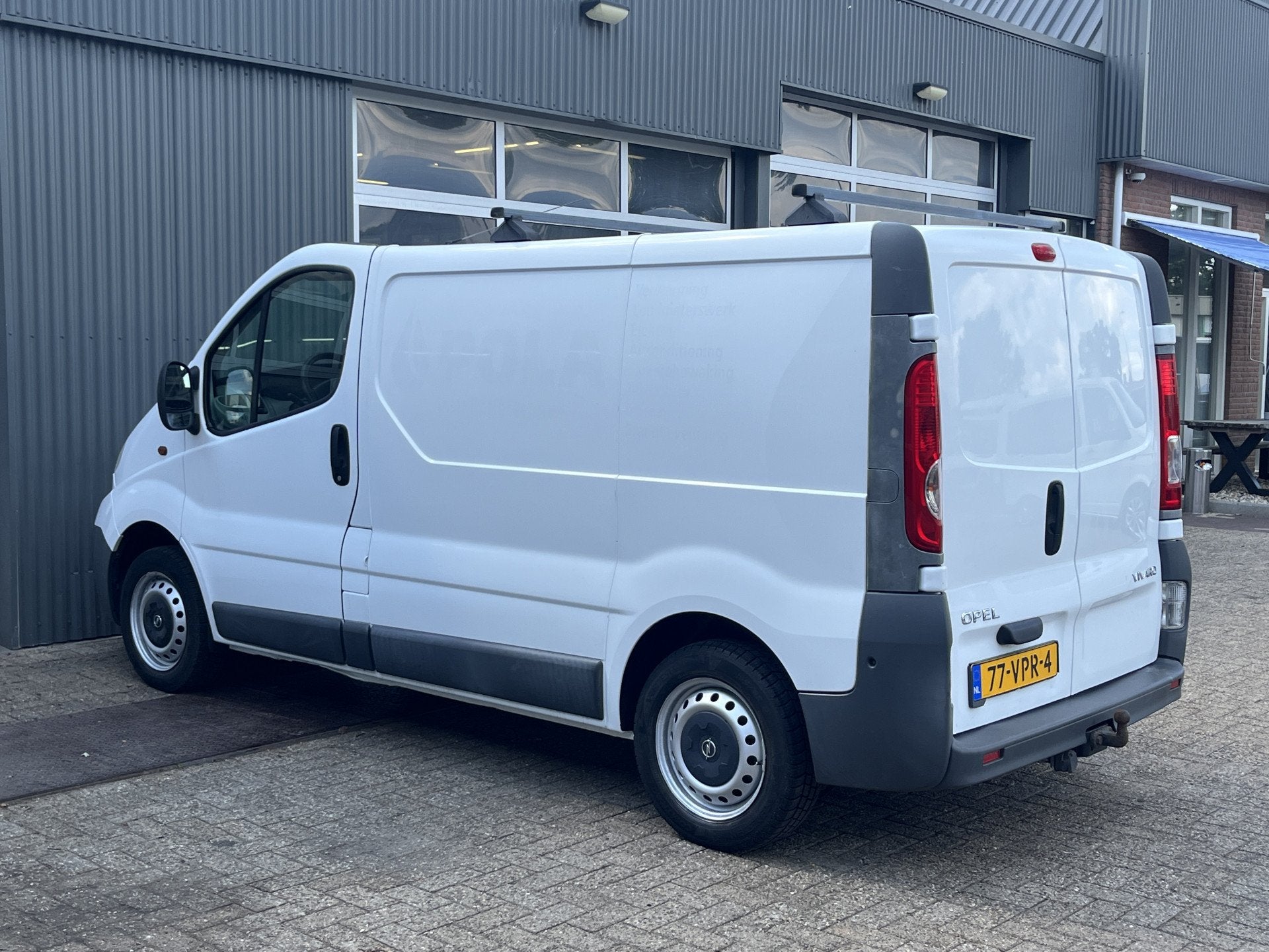 Opel Vivaro 2.0 CDTI L1H1 Airco Dakrails Trekhaak 2000kg tre, Auto's, Voorwielaandrijving, Stof, Zwart, 4 cilinders