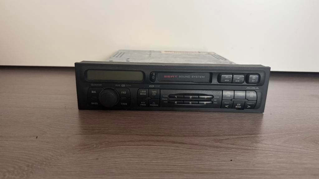 Originele Seat autoradio (Aura / Seat Sound System), Auto diversen, Autoradio's, Ophalen of Verzenden, Zo goed als nieuw