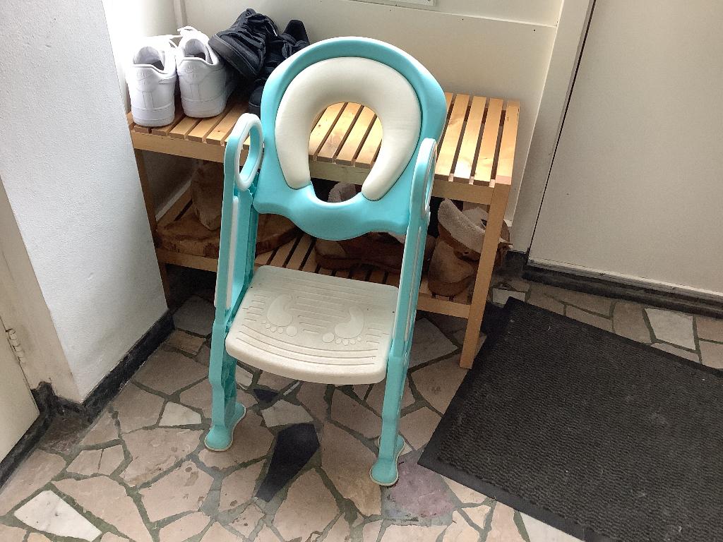 Wc verkleiner met trapje. Verschuift niet: ideaal, Ophalen, Gebruikt