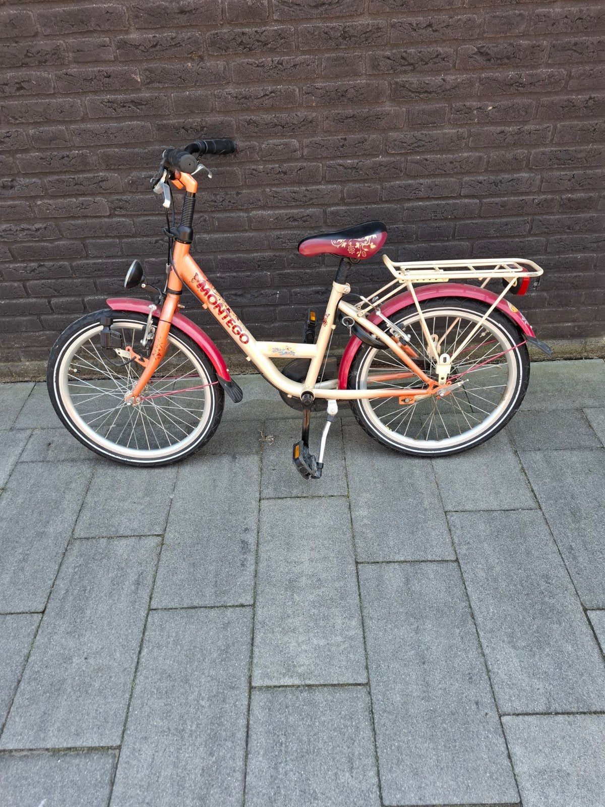 Meisjes fiets montego itek, Ophalen, 20 inch
