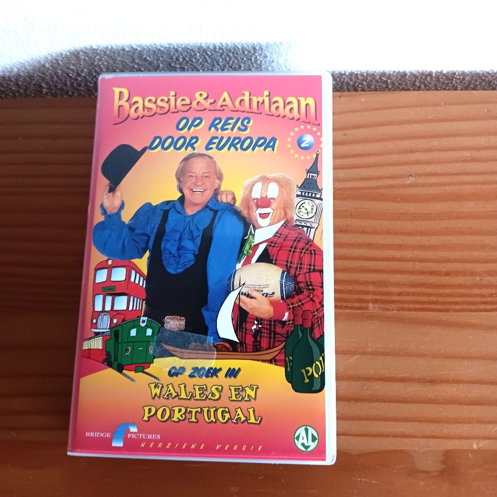 Bassie & Adriaan: VHS - Wales en Portugal, Gebruikt, Alle leeftijden, Kinderprogramma of -film, VHS