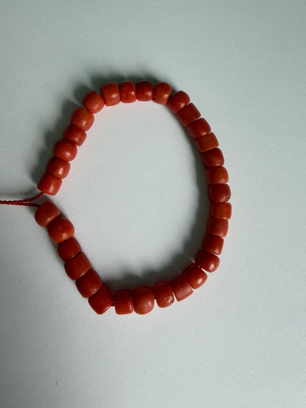 Antieke vintage bloedkoraal streng 18 cm, Ophalen of Verzenden, Rood