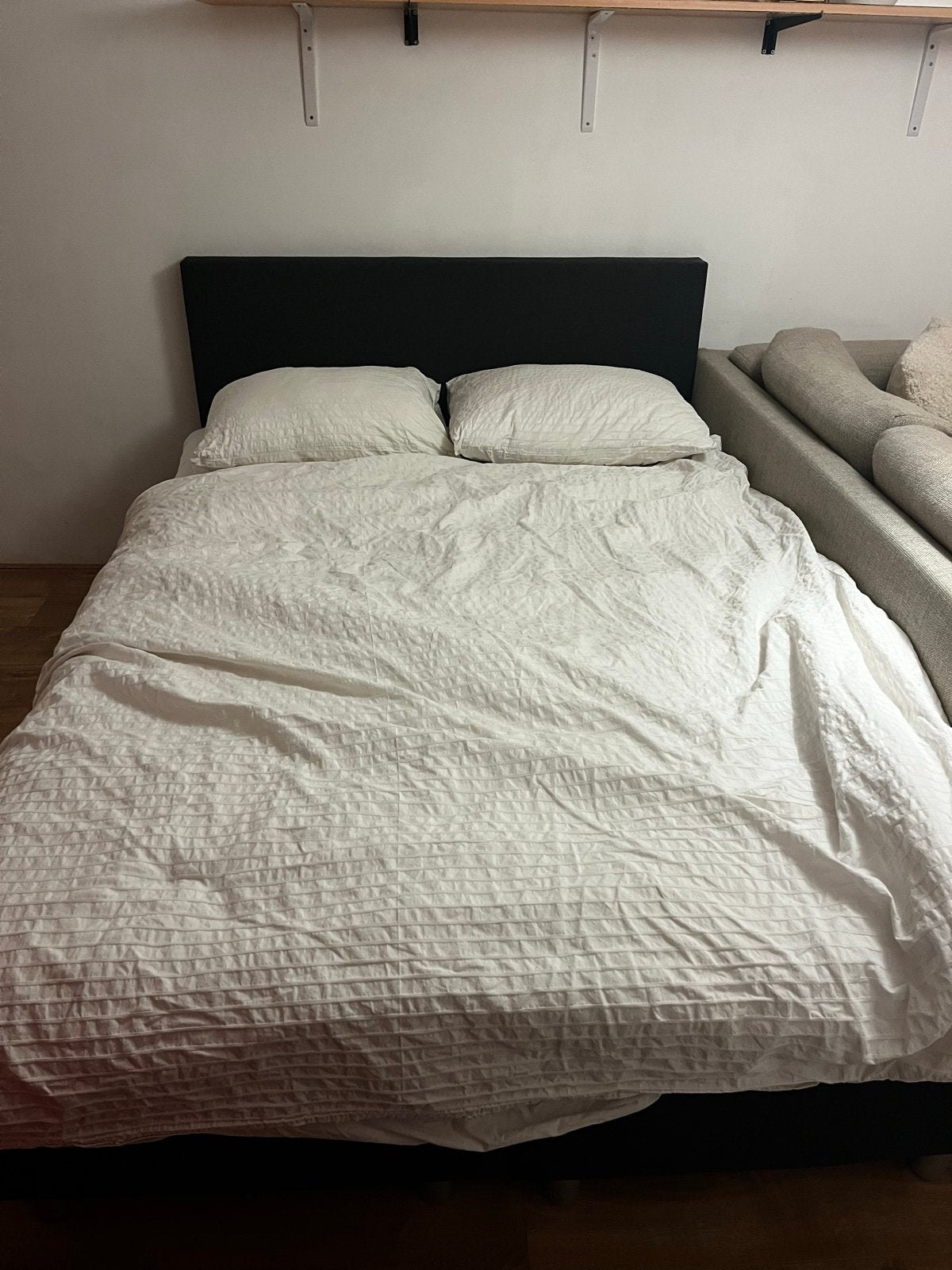 Zwarte boxspring met hoofdbord 140x200, Huis en Inrichting, Ophalen, Zwart, Tweepersoons, 140 cm