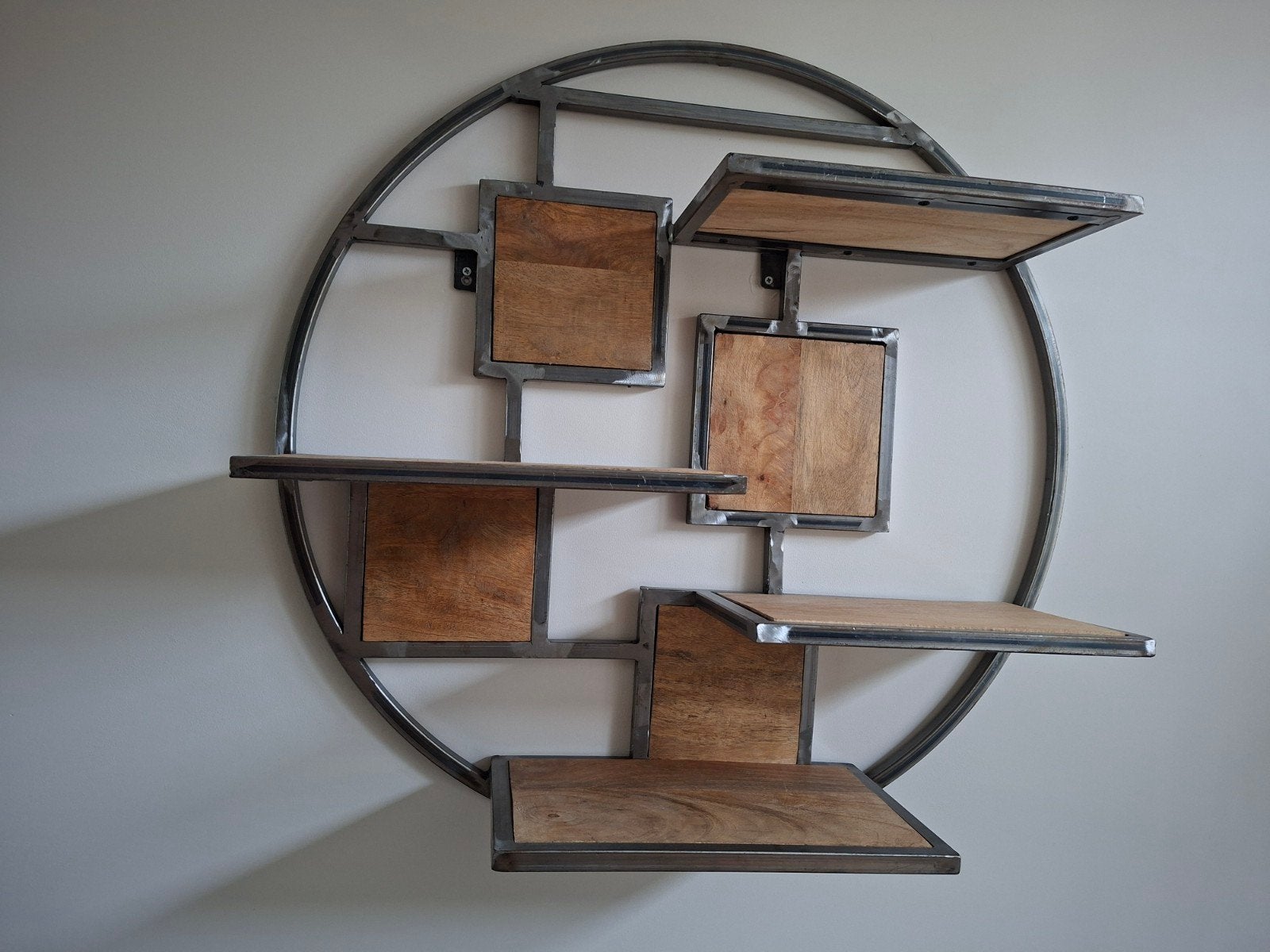Ronde mangohouten wandplank met metalen frame., Ophalen, Zo goed als nieuw