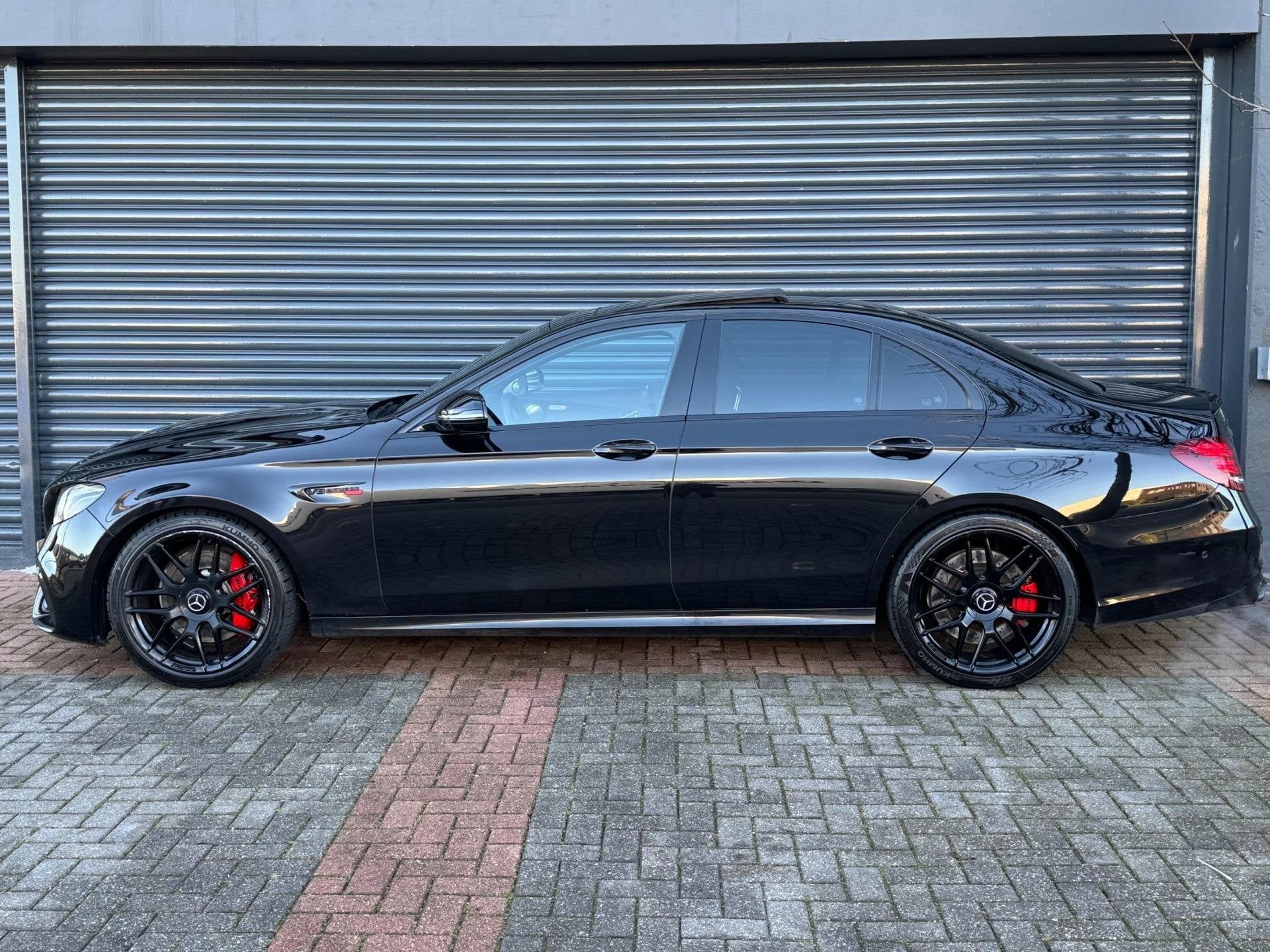 Mercedes-Benz E-klasse AMG 63 4MATIC Premium Plus Pano | Bur, Auto's, Automaat, Gebruikt, Automatische klimaatregeling, Leder