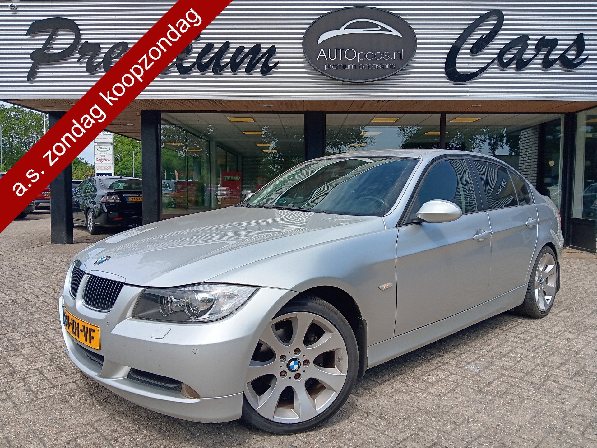 BMW 3 Serie 318i Business Line|ORG NL|DEALERONDH|NAV GROOT|C, Dealer onderhouden, Zwart, Parkeersensor, Origineel Nederlands