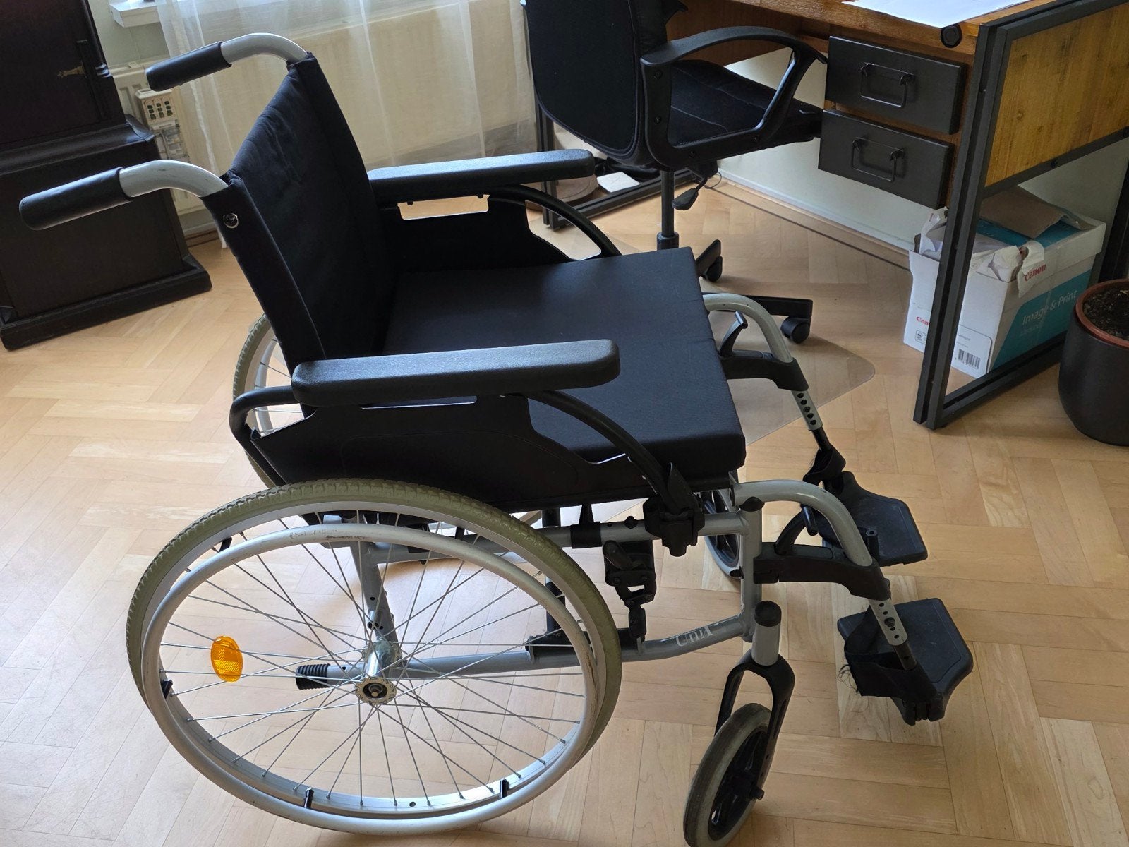 Breezy rolstoel,betrouwbaar en comfortabel, Diversen, Ophalen, Duwrolstoel