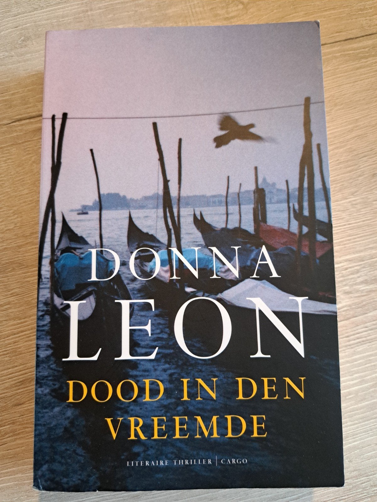 Donna Leon - Dood in den Vreemde (Literaire Thriller), Gelezen, Europa overig, Donna Leon, Ophalen of Verzenden