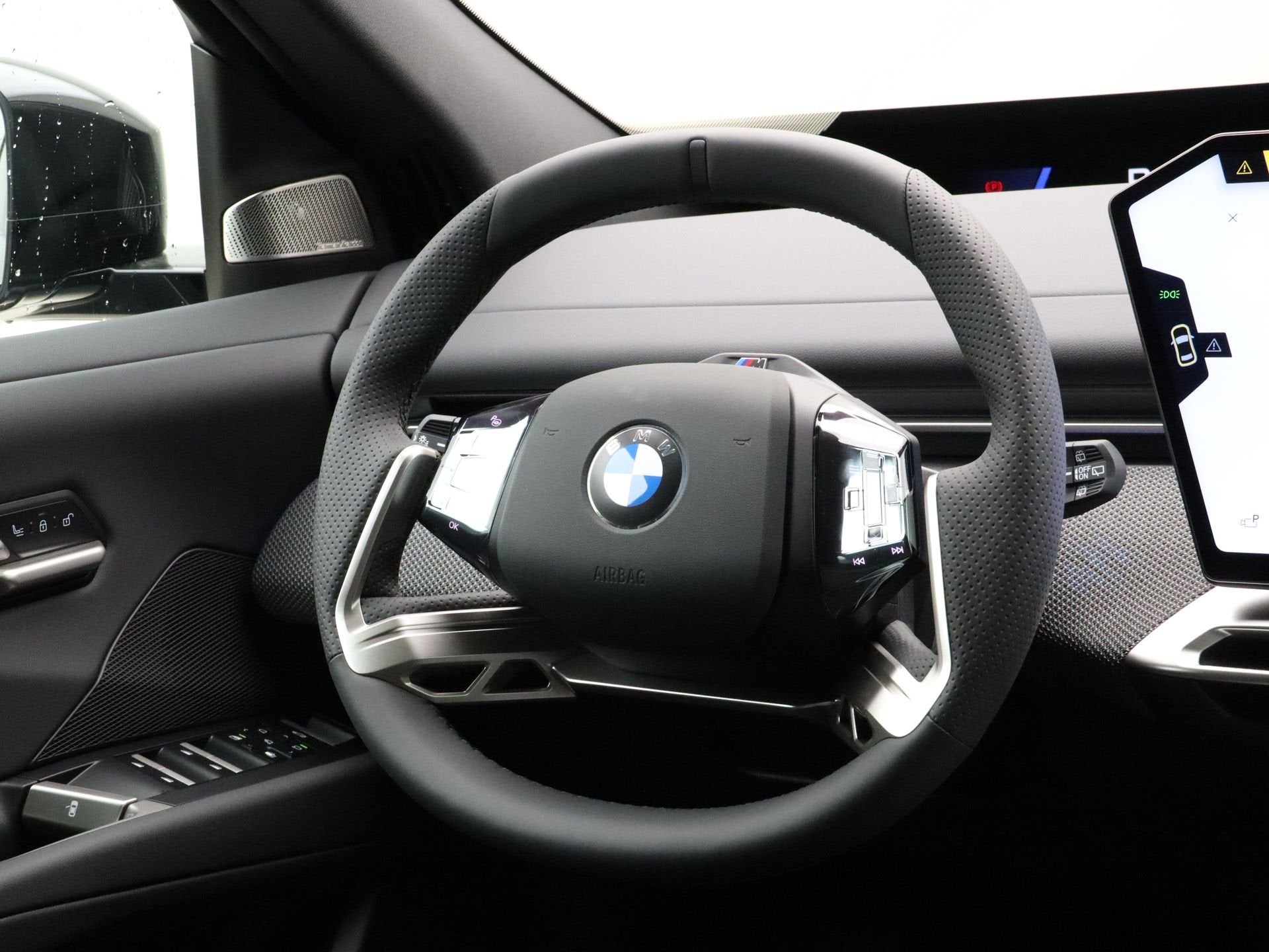 BMW iX3 40 eDrive 83 kWh M Sport Pro (bj 2026, automaat), Automaat, Zwart, 320 pk, Leder en Stof