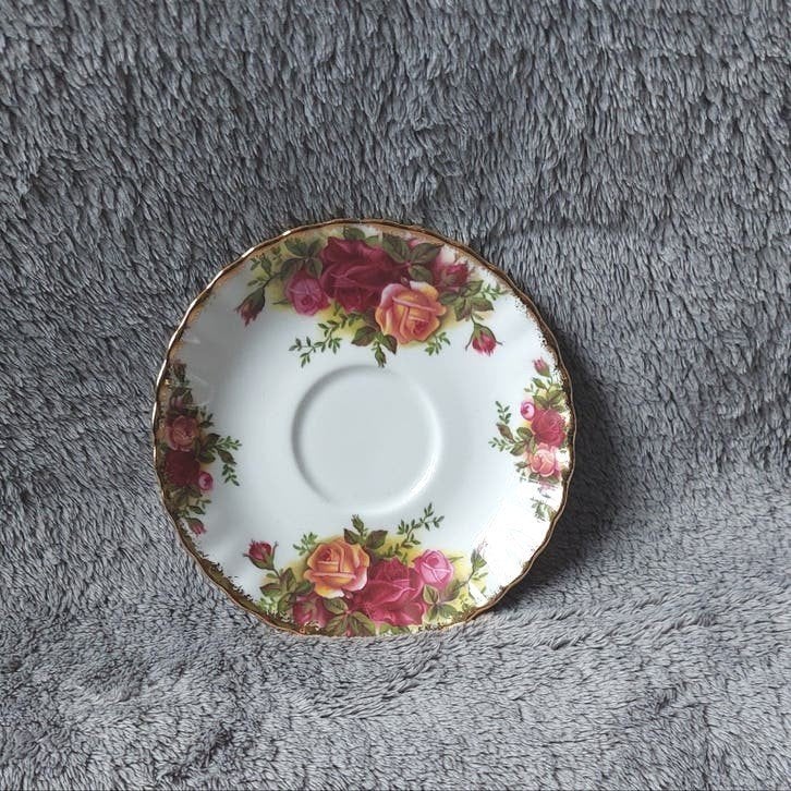 ROYAL ALBERT 1 Schoteltje🙂, Ophalen of Verzenden