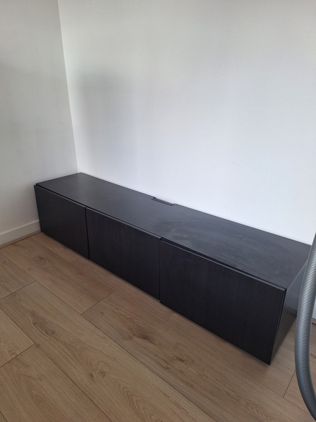 Zwart TV-meubel met opbergruimte, Ophalen, Gebruikt, 150 tot 200 cm, Minder dan 100 cm