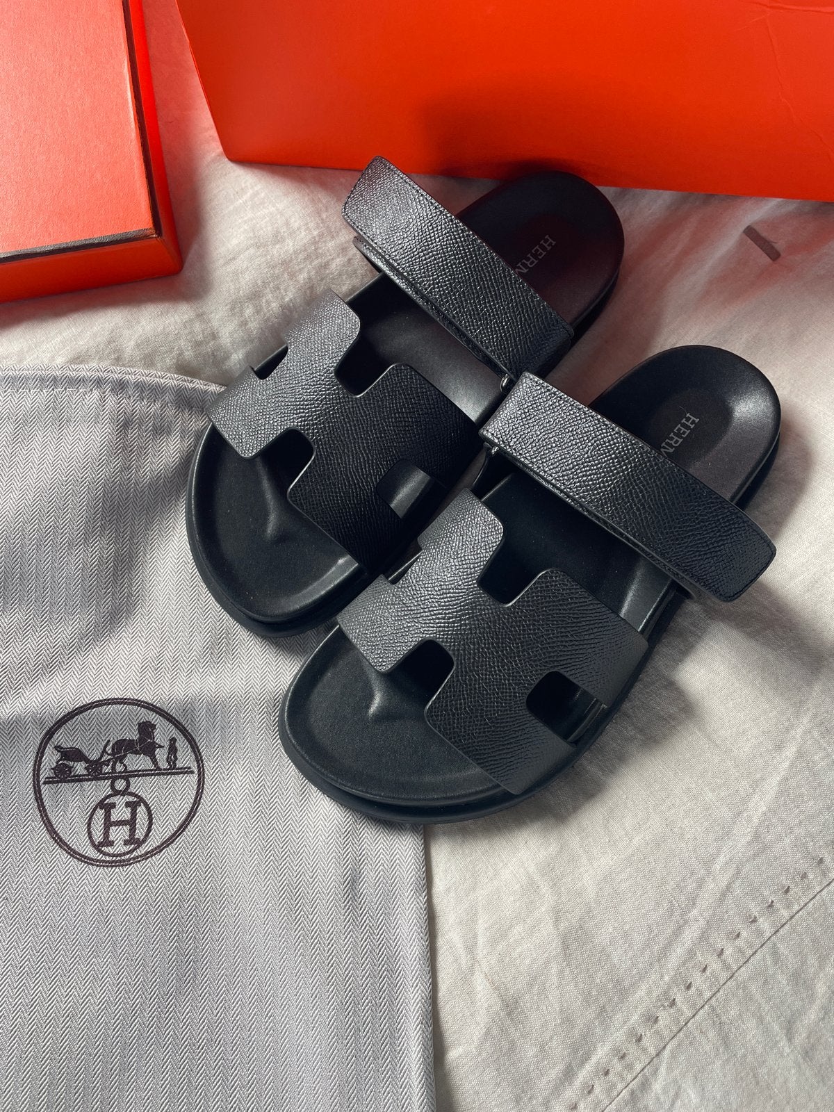 Hermès slippers maat 38 (mogelijk replica), Kleding | Dames, Verzenden, Gedragen, Zwart, Slippers