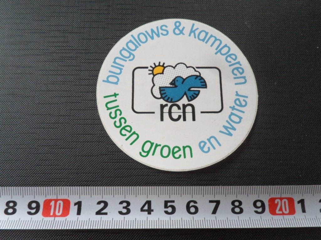 sticker  RCN bungalows & kamperen Tussen groen en water, Ophalen, Zo goed als nieuw