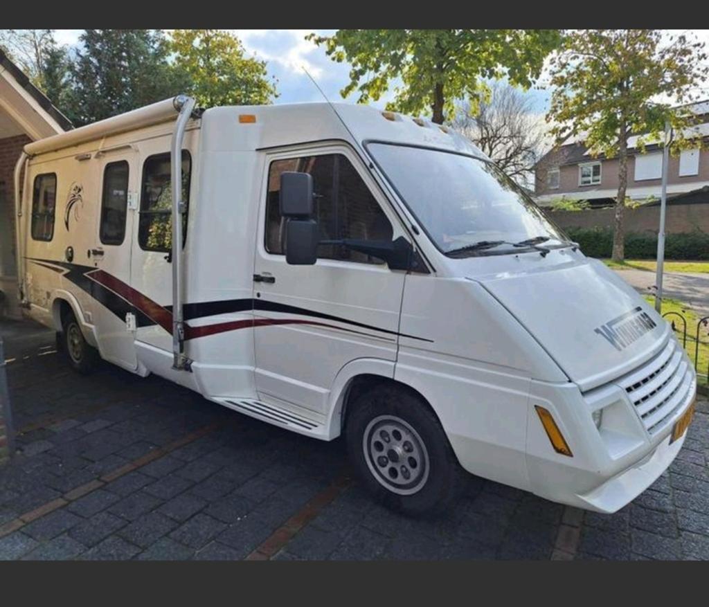Winnebago Le Sharo, Particulier, Half-integraal