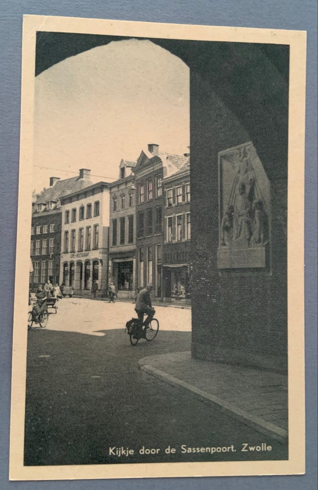Zwolle: Kiekje door de Sassenpoort, Verzenden, 1940 tot 1960, Gelopen, Overijssel