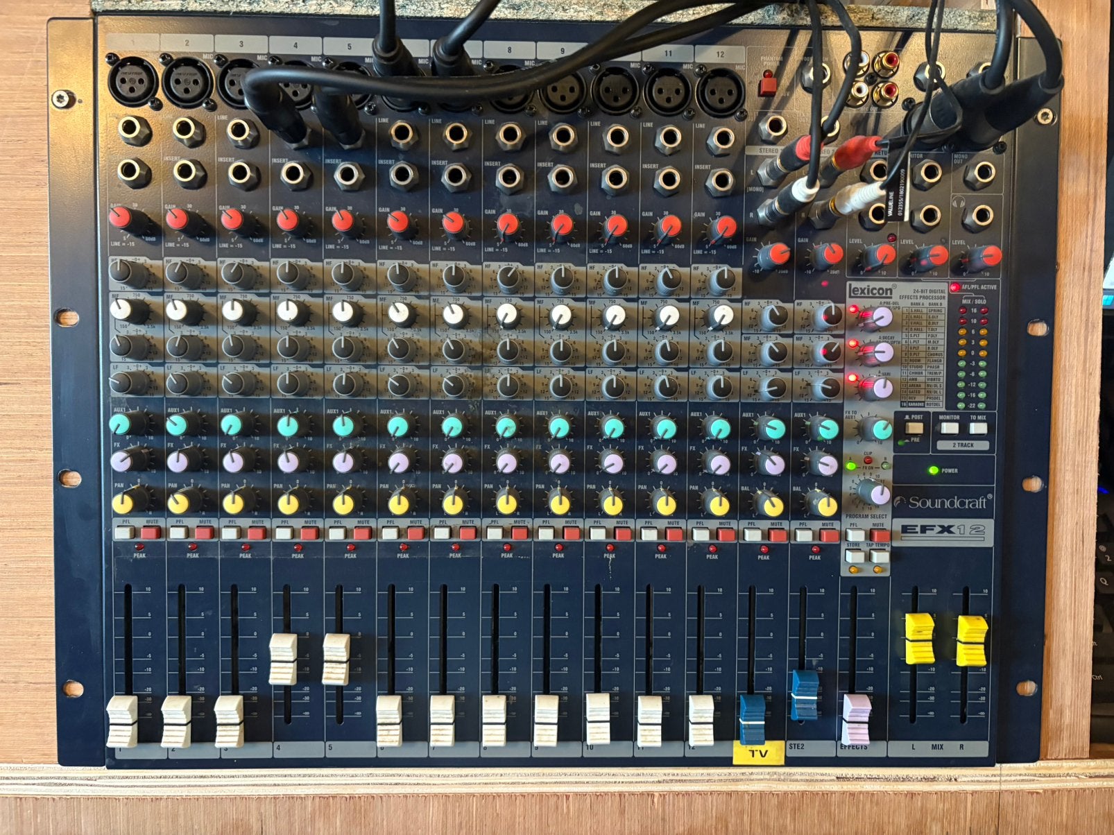 Soundcraft EFX 12, Ophalen, Zo goed als nieuw, 10 tot 20 kanalen