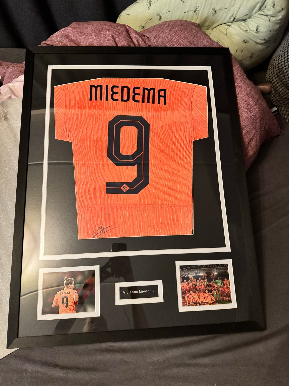 Gesigneerd Vivianne Miedema Oranjeshirt #9, Verzamelen, Ophalen of Verzenden, Zo goed als nieuw, Overige sporten, Shirt