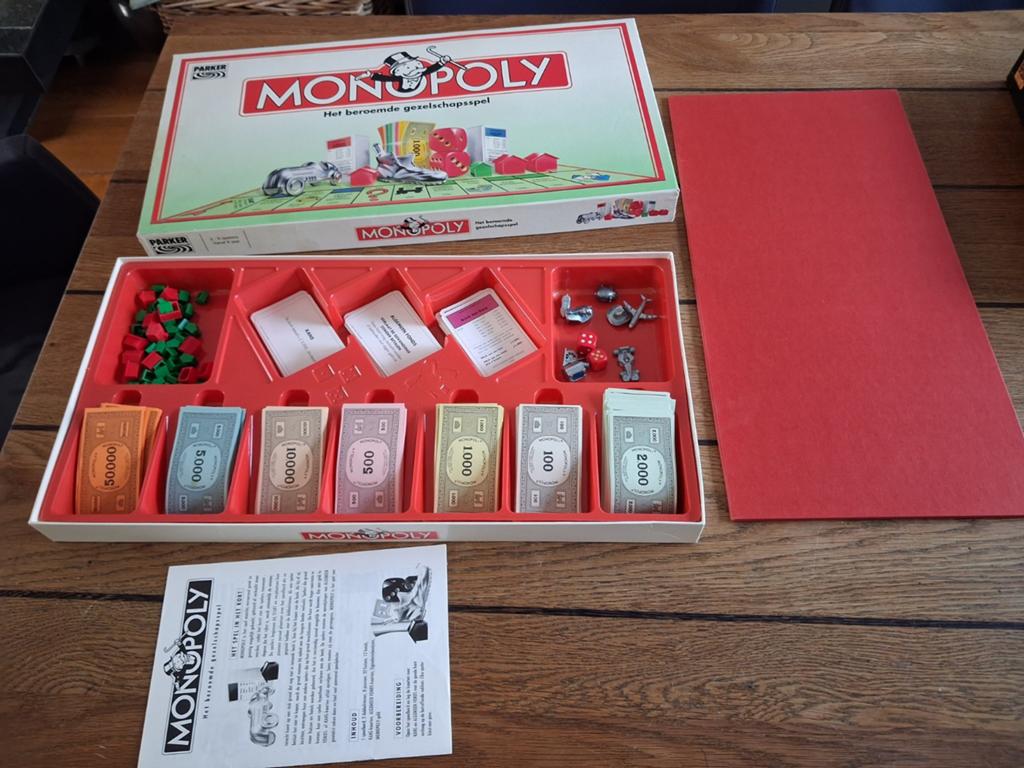 Monopoly spel bordspel, Hobby en Vrije tijd, Gezelschapsspellen | Bordspellen, Ophalen of Verzenden, Zo goed als nieuw
