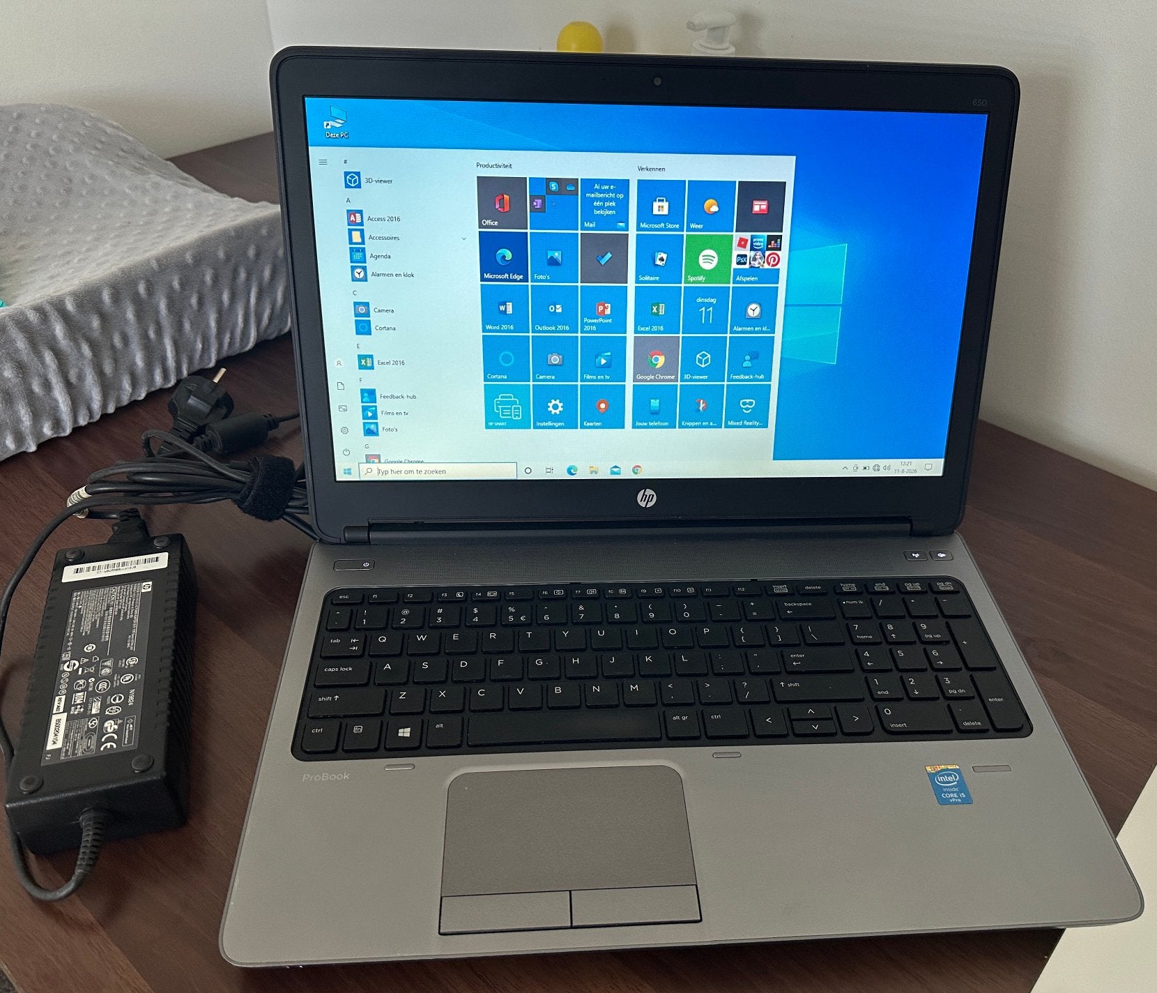 HP G1 Laptop i5 8GB RAM 256GB SSD Windows 10